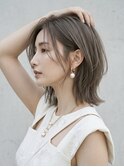 大人可愛い20代30代40代ミディアムレイヤーグレージュ