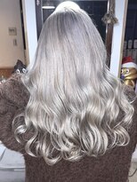 ブレイズヘアー(BLAZEhair) 【黒髪卒業】ホワイトミルクティグレージュ×ブリーチ2回
