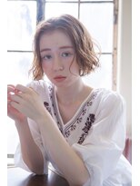 テイラー(Taylor)&nbsp;Taylor グレージュ×外ハネボブ