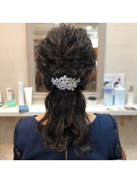 アプリティア 【結婚式におすすめ】ゆる編み込みハーフアップ 別府/大分