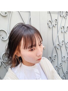 バズ ビー(BUZZ Bee) モードボブ×インナーカラー