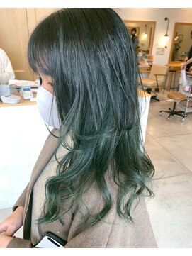 シーツー 三吉店(C2) グラデーション、グリーン