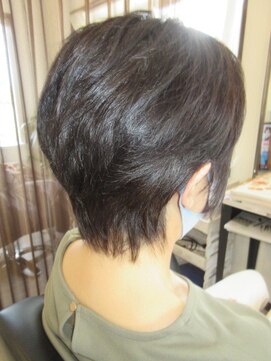コア フィール ア デイ(COIFFURE A DAY) 【M3D見附今町】ショートボブ