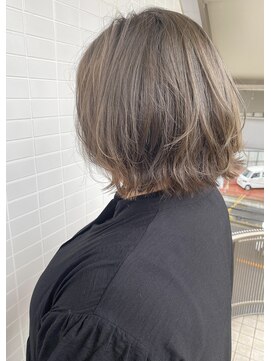 オーシャン(Ocean) ［OCEAN Hair&Life 水田成美］ミントアッシュ×ハイライトカラー