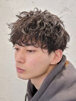 フィフス 原宿(fifth)&nbsp;波巻きツイストスパイラルパーマ前下がりマッシュツーブロック