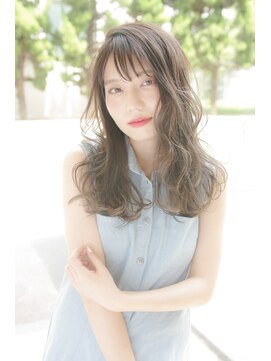 レナークソワン(LENAHC SOIN) ロングヘア