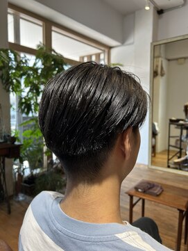 ボタニカ(Botanica) 刈り上げセンターパート/フェザーショート/ニュアンスパーマ
