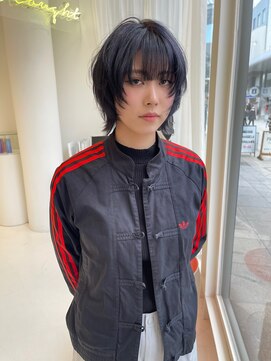 ハイブ 金沢(Hive) ブリーチパープルブラックショートウルフマッシュ透明感カラー