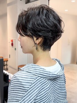 シオン(shion) 似合わせカットマロンベージュフェザーショート_ba531821