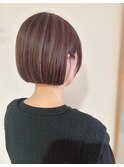 透明感と動きが出る！大人のハイライトボブ