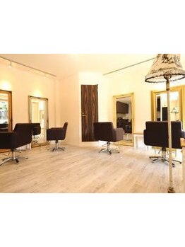 お子様同伴OK◎開放的でゆったりとした空間で周りを気にせず落ち着ける◎メンズも大歓迎です！