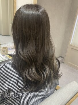 スピンヘア SOCOLA塚口店(Spin hair) ツヤ感オリーブベージュ/大人可愛い