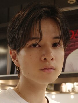 アンサー 渋谷(ANSWER) センターパート毛流れフェザーパーマシースルーショート