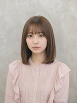 ソッカ(socca) 切りっぱなしミディアムボブ