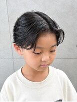 グロウ 別府店(growth)&nbsp;韓国風センターパート刈り上げツーブロックキッズカット