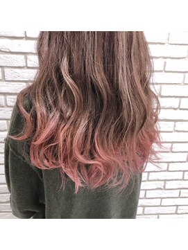 アーヌ エヌン(Anu Nn) 濃厚ピンクのグラデーションカラー