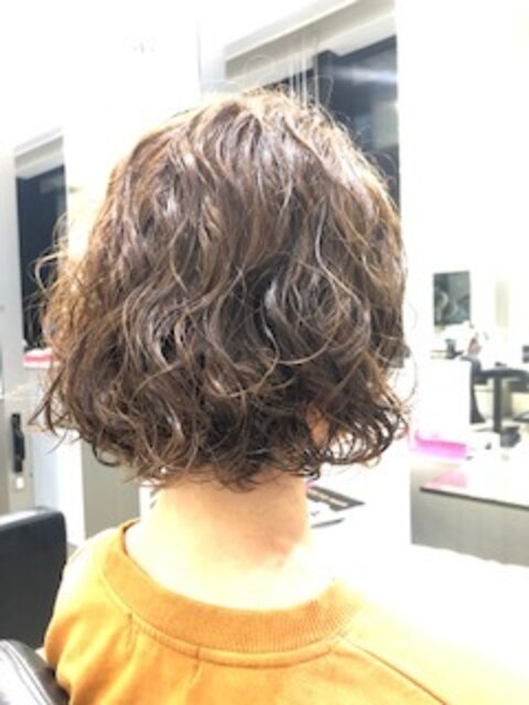 外国人風　カーリーヘアー