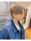 20代30代40代50代前下がりハンサムショート×パールベージュ