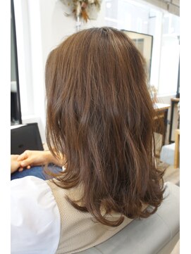 リムルヘアー(Rymlhair) レイヤーMIX巻き ミルクティーベージュ/波巻き/ゆるふわ巻き