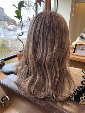 アラタ(ARATA) ミルクティーベージュ