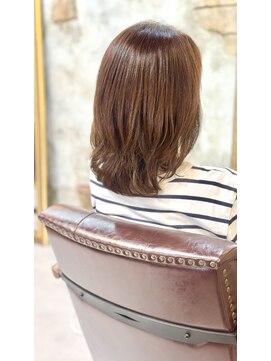 トイロ(toiro) ミディアムとベージュピンク