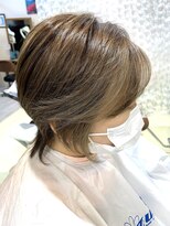 アズール 草加(azule)&nbsp;ショートウルフ　白髪ぼかし　ブリーチ