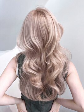 ミルクティーホワイトベージュ韓国ヘアロング_ba567821