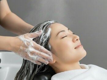 2195ヘアー 世田谷代田(2195hair)の写真/極上ヘッドスパで至福のひとときを..*[下北沢/トリートメント/白髪染め/白髪ぼかし/縮毛矯正]