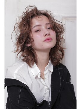 ネオリーブエクラ 上野御徒町店(Neolive eclat) ボリュームパーマスタイル　アースカラー