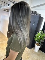 メリー オオサカ(Merly Osaka)&nbsp;contrast silver balayage