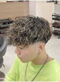 スペインカールハイライトフェードスパイラルパーマメッシュ