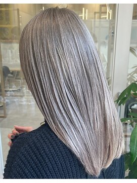 スピンヘア SOCOLA塚口店(Spin hair) ホワイトベージュ × ダブルカラーロング