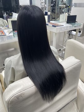 クレアトゥールウチノ(CREATEUR Uchino) 艶髪ストレートパーマ