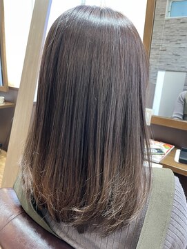 グランミリ(Grand mm) 大人可愛い艶髪ストレートミディ