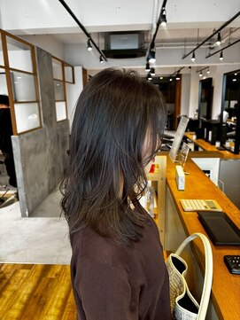 アカラ(acala) ブラウンカラー【20代/30代/イルミナカラー/縮毛矯正】