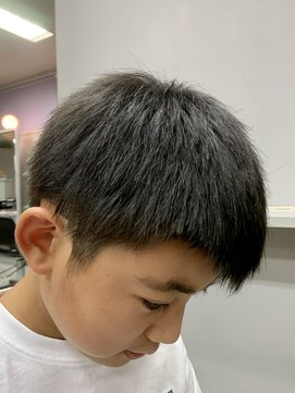 ヘアーフォーカス 前髪アシメ小学生カット