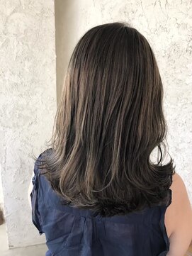 コエ 元町 石川町 (Koe.) 秋先取りアッシュカラー/大人巻き/グレージュ【元町/石川町】