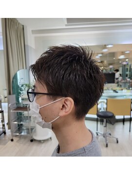 クオーター(QUARTER) ツーブロック爽やかアップバングショート