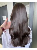 グレーベージュ_ウェーブ巻き_チャコールグレー