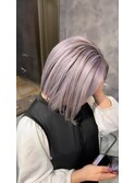 ホワイトラベンダー×内巻きボブ