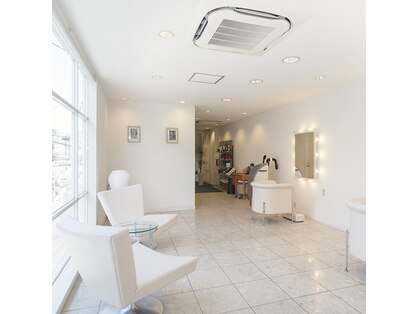 サロン ド コワフュールシェ トモ(salon de coiffure chez tomo)の写真