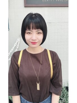 エヴリンアンドペイジ(Evelyn&paige) 黒髪ショートボブ