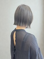 ロット 横浜(lot)&nbsp;レイヤーボブ×ニュアンスウルフ×グレージュ横浜駅