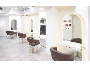 ボンズサロン 麻布十番 パティオ通り店(BONDZSALON)の写真/麻布十番にある大人の上質空間で、心ほどける隠れ家のようなひと時を。♪【麻布十番髪質改善×縮毛矯正】