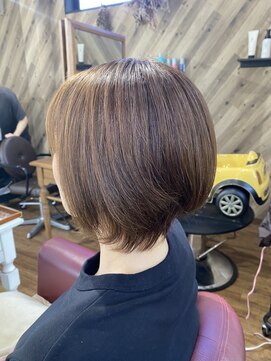 ルネッサンスヘアー ラファエロ(RAFFAELLO) くびれボブ 明るい白髪染め エドルクオンカラー グレージュ