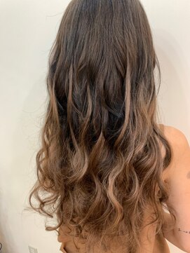 ウエスト オーランド(WEST O LAND) エクステでつくるグラデーションStyle