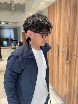 ガリカ 博多(Gallica) 【石河安奈】大人メンズ爽やかスーツ/黒髮束感スパイラルパーマ