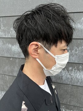 ヒュイル バイ ニアウ(Hwyl by Niau) メンズマッシュパーマツイストスパイラルパーマニュアンスパーマ