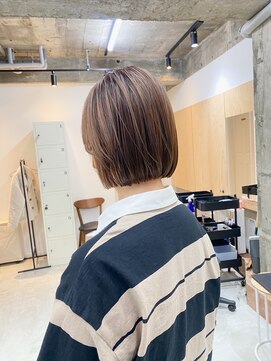 ロタ 吉祥寺(RoTa) 黒髪/ボブルフ/ネビージュ/小顔/ワンレン/スペインカール