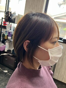 白髪は気になるけど暗くしたくない方必見！自然に馴染むので透明感や艶感を求めている方に◎